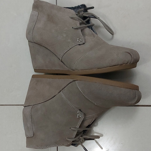 Toms wedge booties - sz W7 - Picture 2 of 9